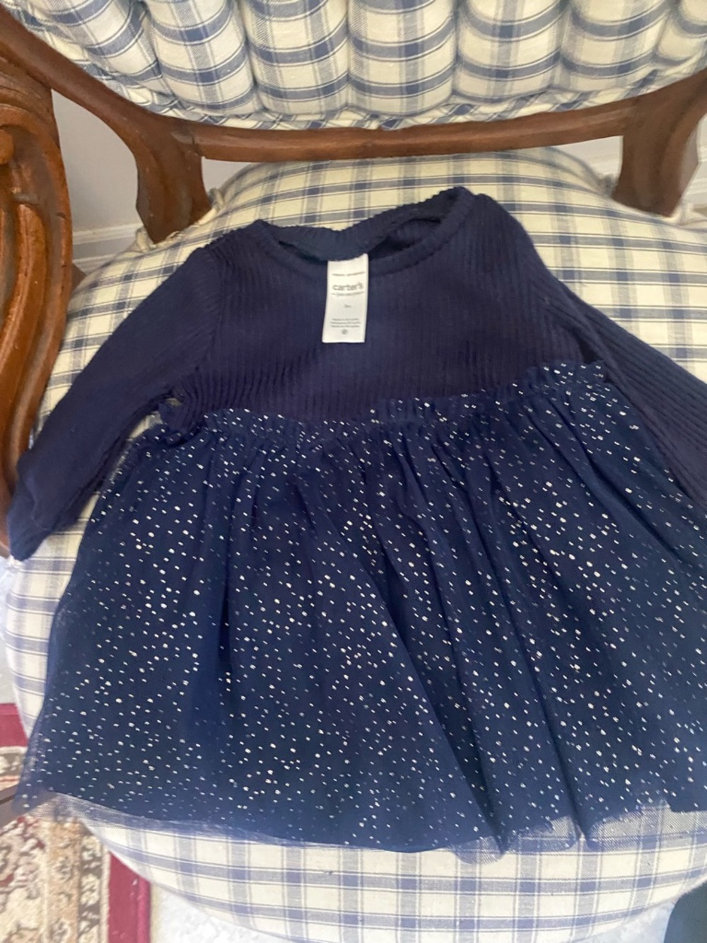 Carter’s infant girl dress size 3 mo
NWT.    Perfect condition